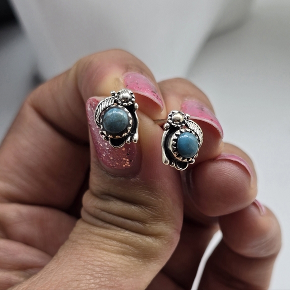 WESTERN STUD EARRINGS - Picture 4 of 4